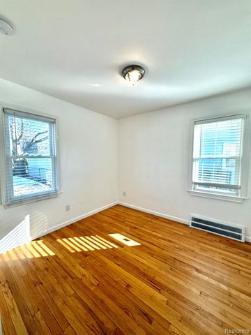 2239 Parker Street, Dearborn, MI 48124