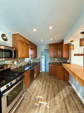 2239 Parker Street, Dearborn, MI 48124