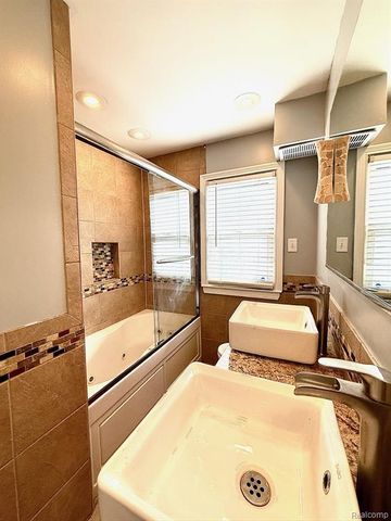 2239 Parker Street, Dearborn, MI 48124