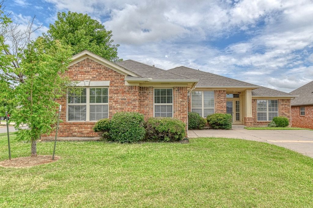 13049 SW 5th Terrace, Yukon, OK 73099