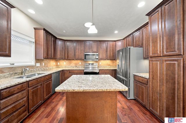 7521 Greycliff Drive, Lincoln, NE 68516