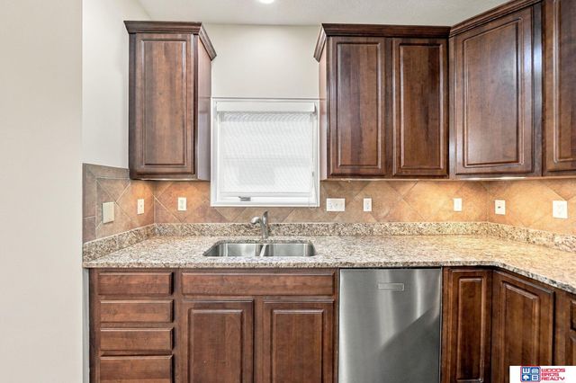 7521 Greycliff Drive, Lincoln, NE 68516
