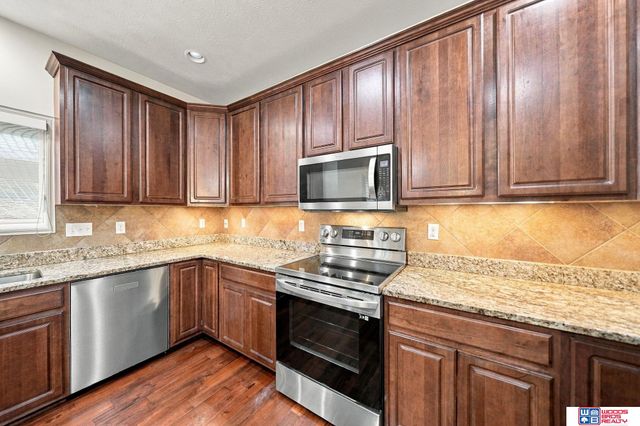 7521 Greycliff Drive, Lincoln, NE 68516