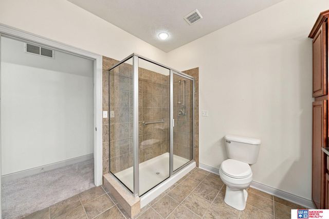 7521 Greycliff Drive, Lincoln, NE 68516