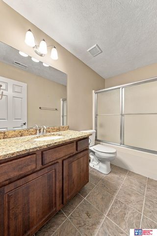 7521 Greycliff Drive, Lincoln, NE 68516