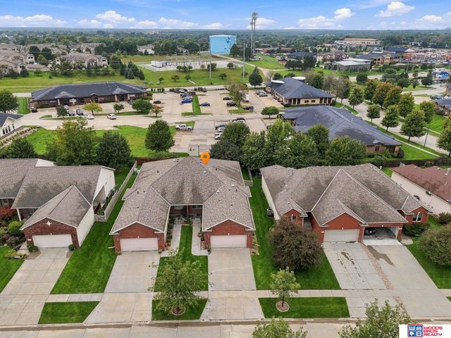7521 Greycliff Drive, Lincoln, NE 68516