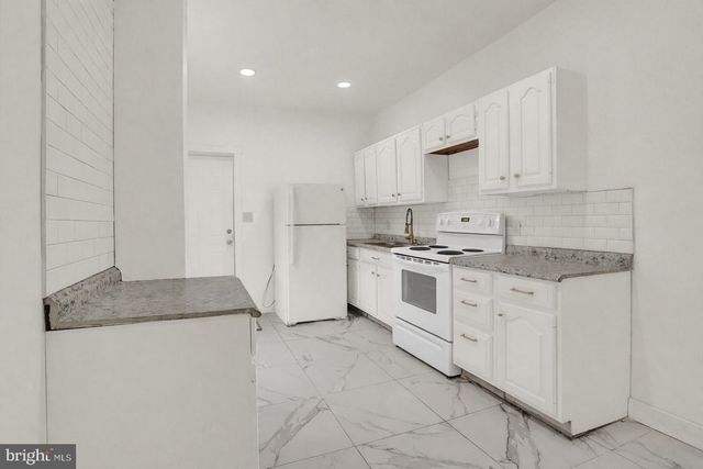 1209 MARKET ST, Harrisburg, PA 17103