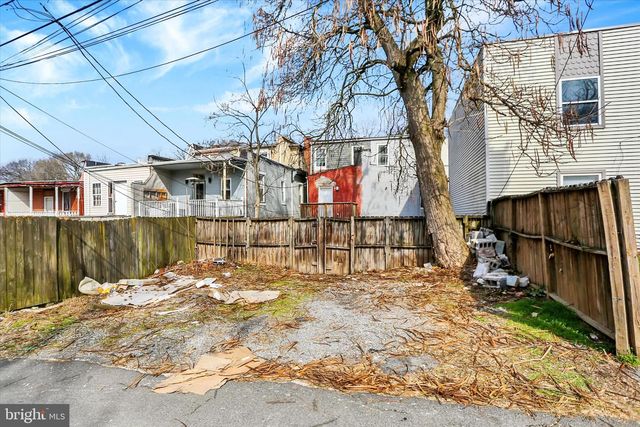 1209 MARKET ST, Harrisburg, PA 17103