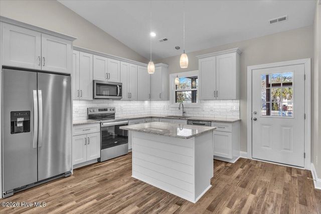 1040 Mcilwaine Drive SW, Supply, NC 28462