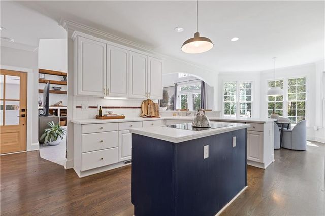 685 Red Sunset Circle, Powder Springs, GA 30127