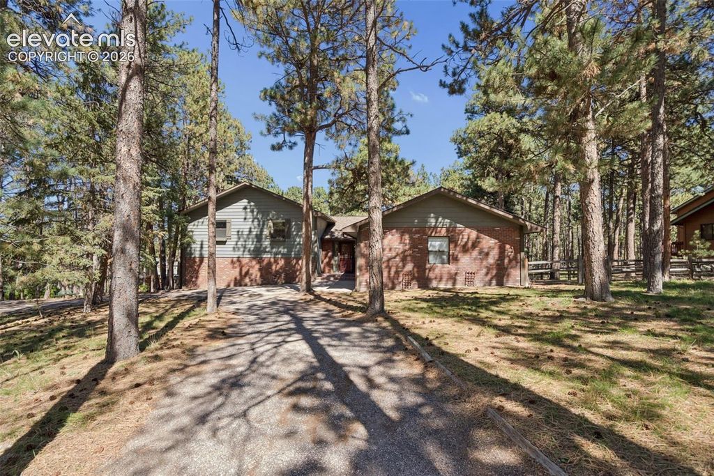 17950 New London Road, Monument, CO 80132 — exterior