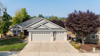 1071 Castlewood Drive, Medford, OR 97504