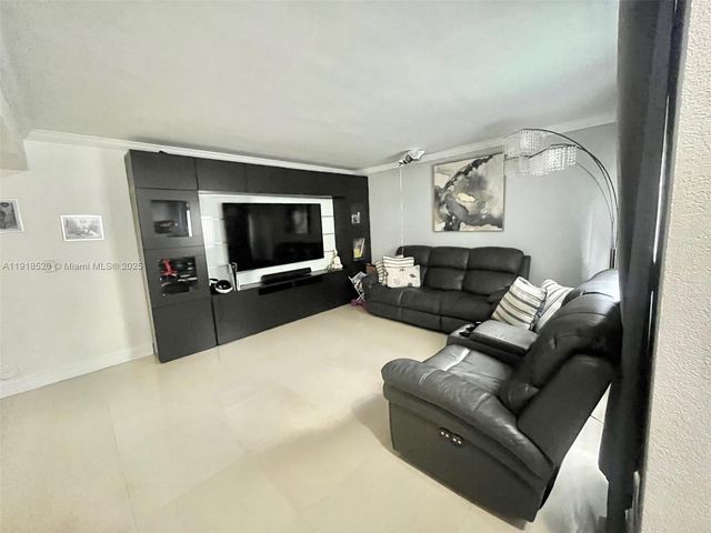 1990 SW 121st Ct 232, Miami, FL 33175