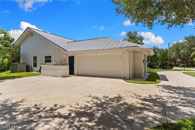 245 Monterey DR, Naples, FL 34119
