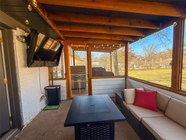 1033 Royal Lane, Graham, TX 76450