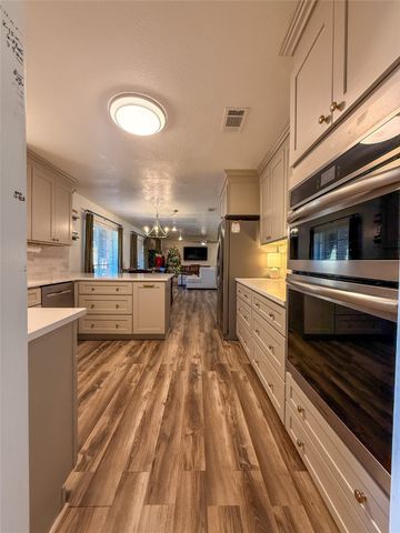 1033 Royal Lane, Graham, TX 76450