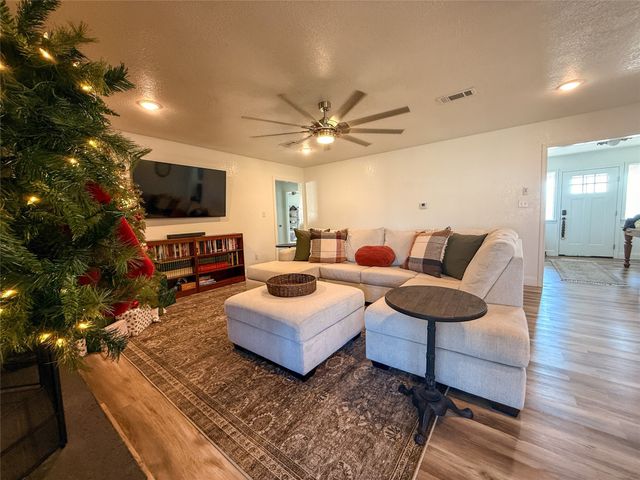 1033 Royal Lane, Graham, TX 76450