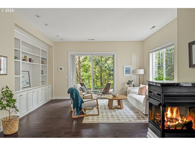 8349 Sw 24TH Ave 8, Portland, OR 97219