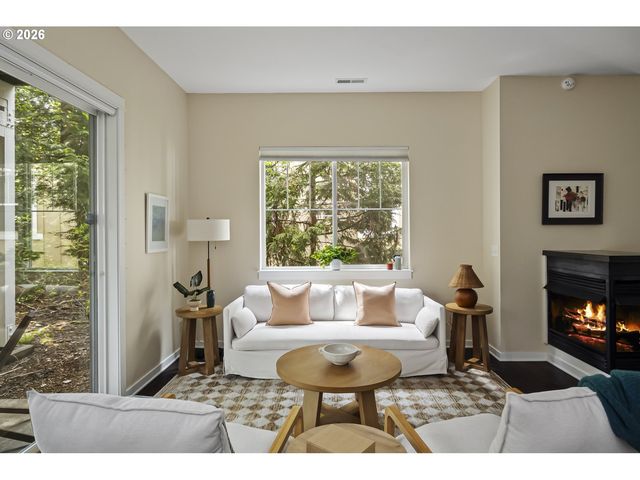 8349 Sw 24TH Ave 8, Portland, OR 97219