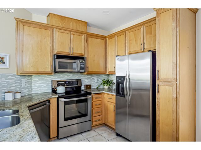 8349 Sw 24TH Ave 8, Portland, OR 97219