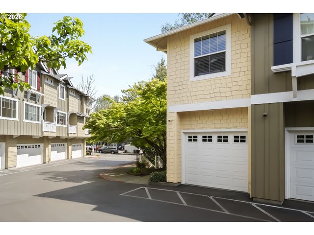 8349 Sw 24TH Ave 8, Portland, OR 97219