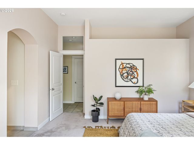 8349 Sw 24TH Ave 8, Portland, OR 97219