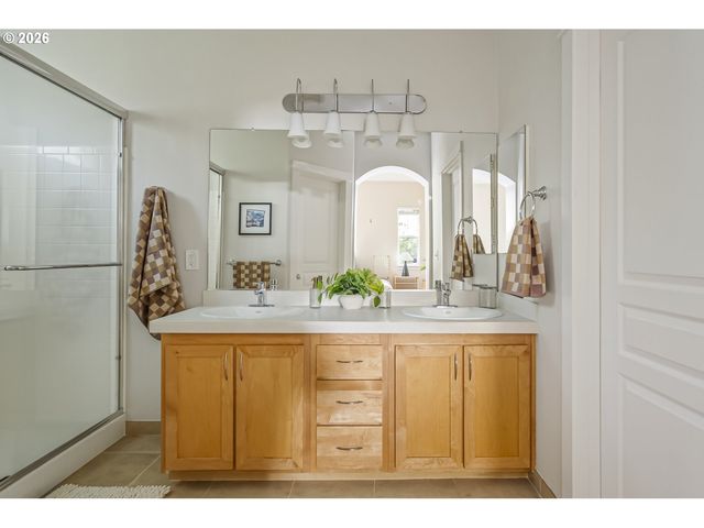 8349 Sw 24TH Ave 8, Portland, OR 97219