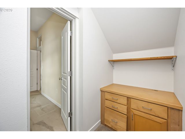 8349 Sw 24TH Ave 8, Portland, OR 97219