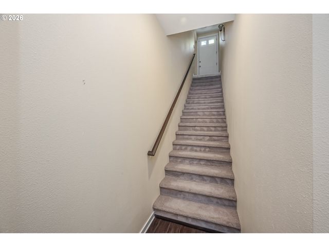 8349 Sw 24TH Ave 8, Portland, OR 97219