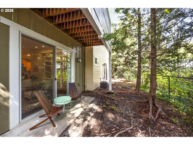 8349 Sw 24TH Ave 8, Portland, OR 97219