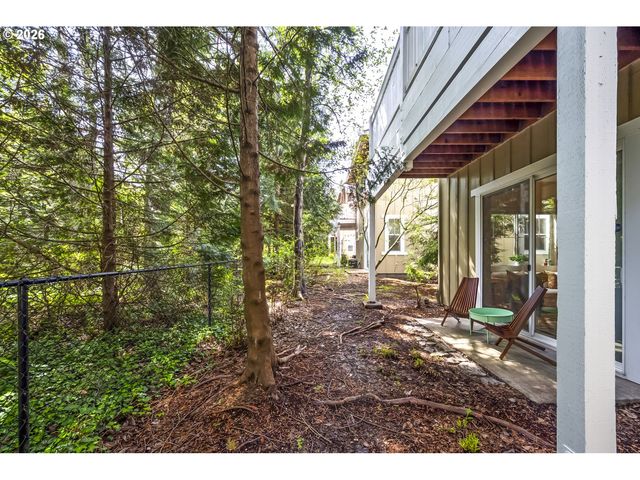 8349 Sw 24TH Ave 8, Portland, OR 97219