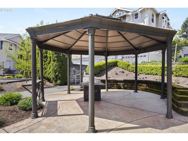 8349 Sw 24TH Ave 8, Portland, OR 97219