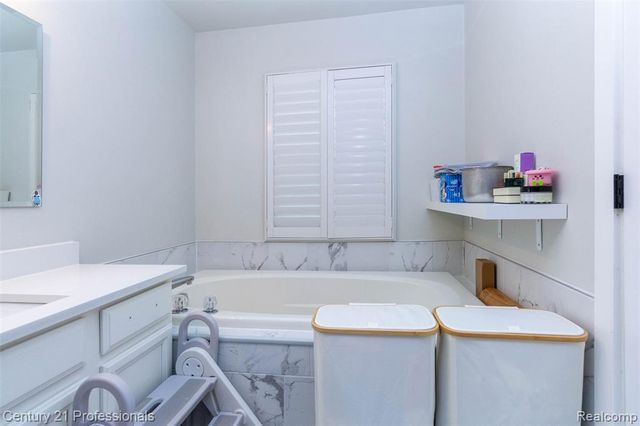 757 Sandalwood Drive, Troy, MI 48085