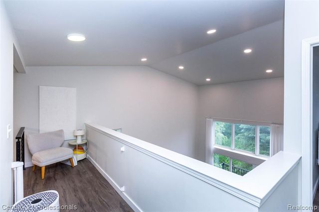 757 Sandalwood Drive, Troy, MI 48085