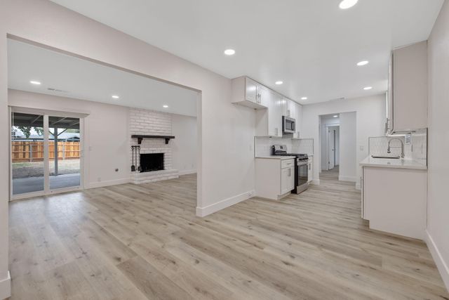 4024 W Howard Avenue, Visalia, CA 93277