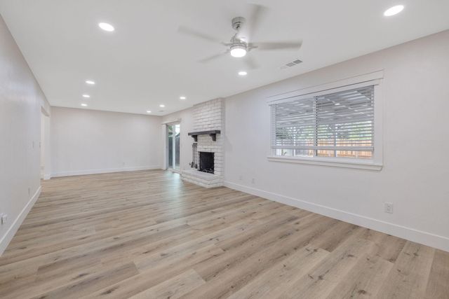 4024 W Howard Avenue, Visalia, CA 93277