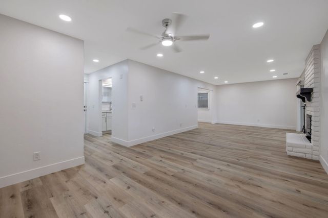 4024 W Howard Avenue, Visalia, CA 93277