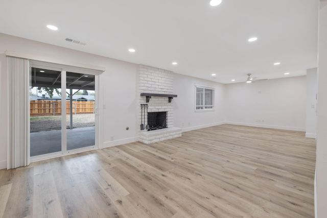 4024 W Howard Avenue, Visalia, CA 93277