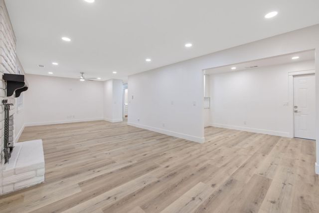 4024 W Howard Avenue, Visalia, CA 93277