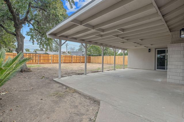 4024 W Howard Avenue, Visalia, CA 93277