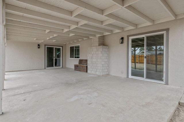 4024 W Howard Avenue, Visalia, CA 93277