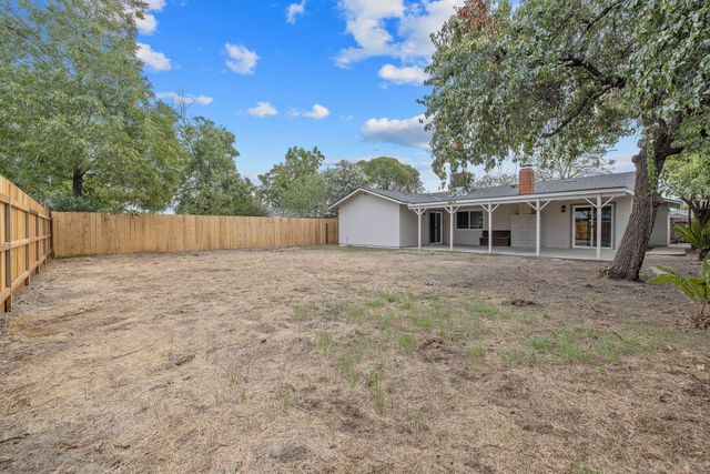 4024 W Howard Avenue, Visalia, CA 93277