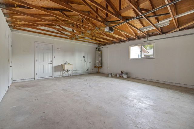 4024 W Howard Avenue, Visalia, CA 93277