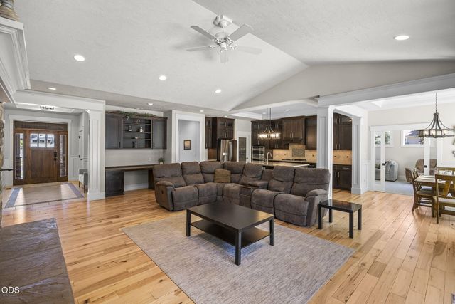 63337 Stonewood Drive, Bend, OR 97701