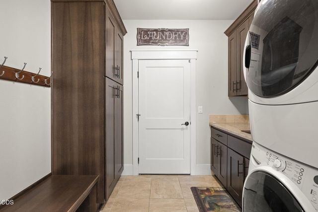 63337 Stonewood Drive, Bend, OR 97701