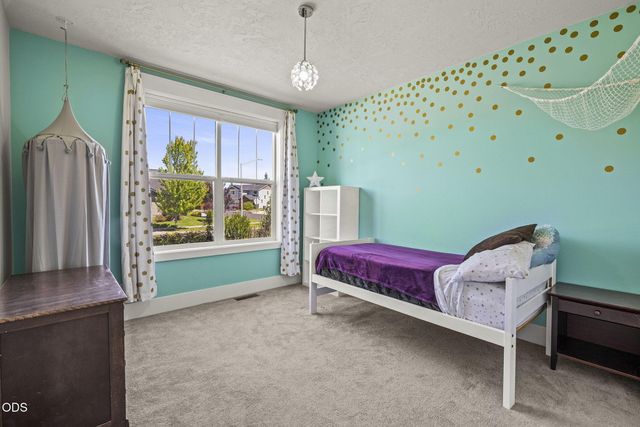 63337 Stonewood Drive, Bend, OR 97701