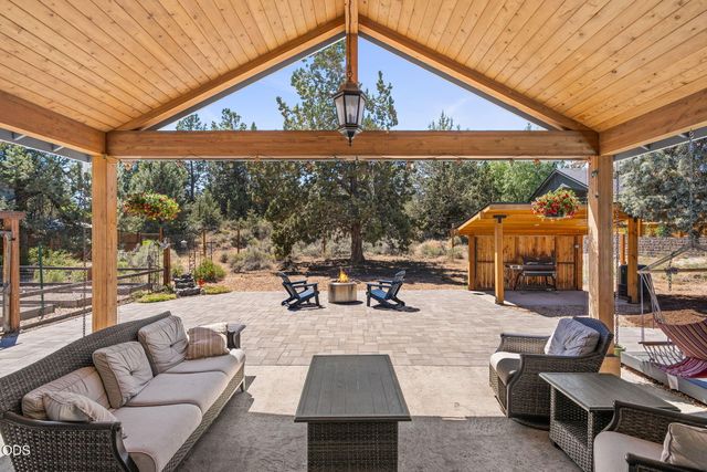 63337 Stonewood Drive, Bend, OR 97701