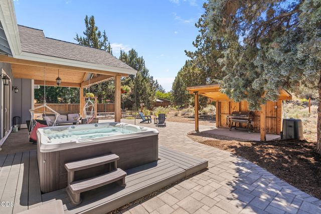 63337 Stonewood Drive, Bend, OR 97701