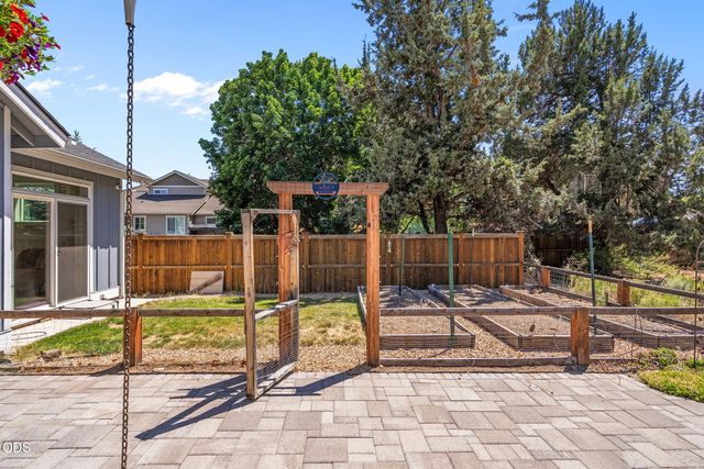 63337 Stonewood Drive, Bend, OR 97701