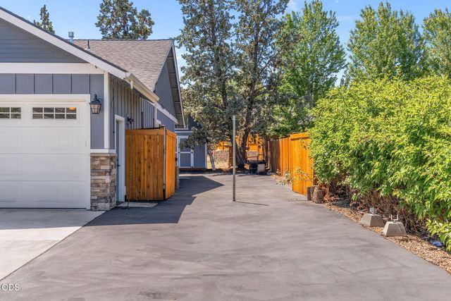 63337 Stonewood Drive, Bend, OR 97701